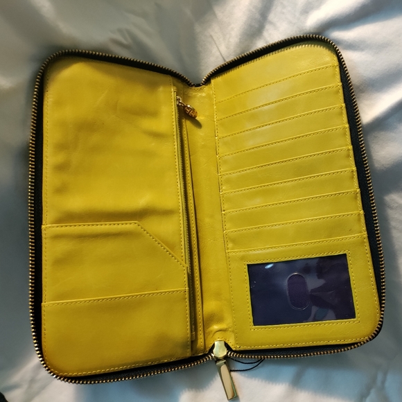 Tory Burch blue patent leather Continental wallet - Picture 5 of 8